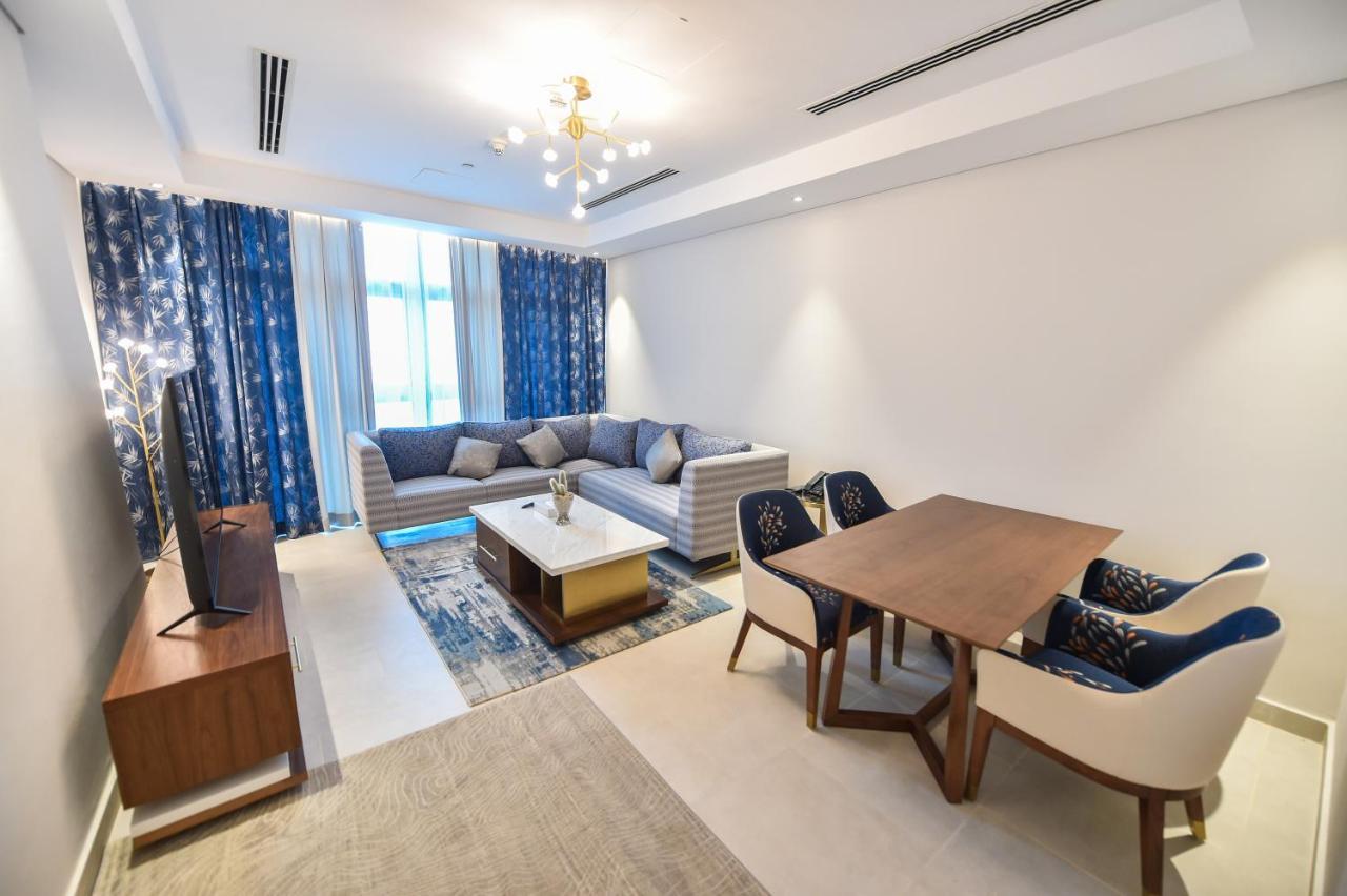 Waterfront Hotel Apartment Lusail Luaran gambar A living room in a typical apartment