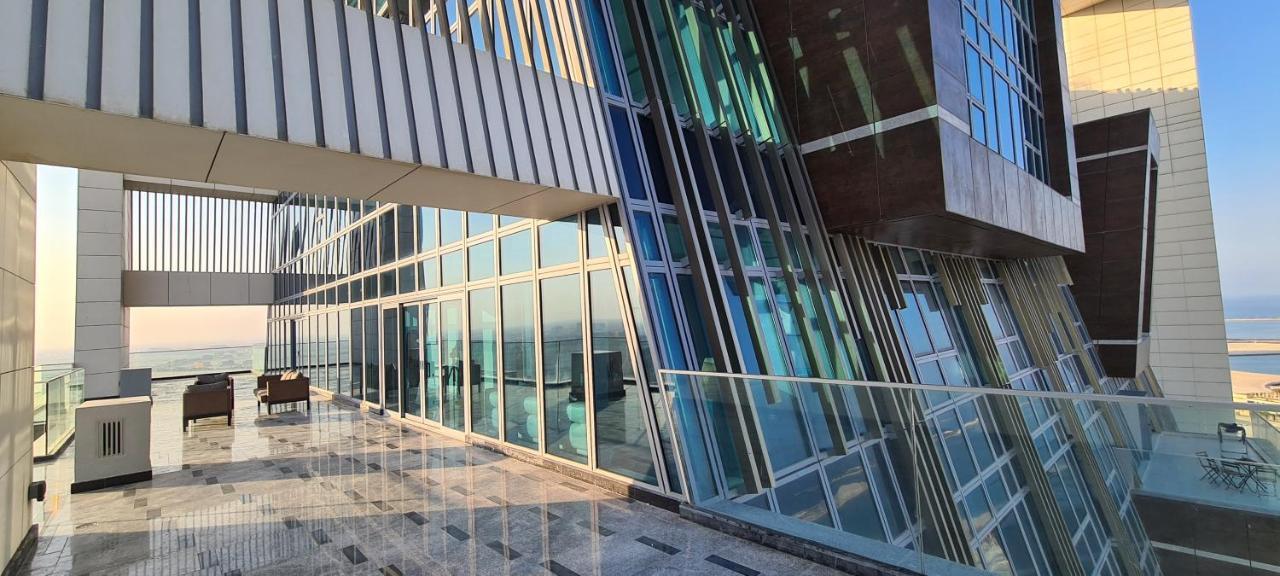 Waterfront Hotel Apartment Lusail Luaran gambar The 360° Sky Lounge